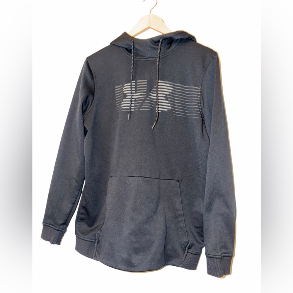 Under Armour men’s Black Hooded Pullover with Subtle Chest Graphic Sz MED